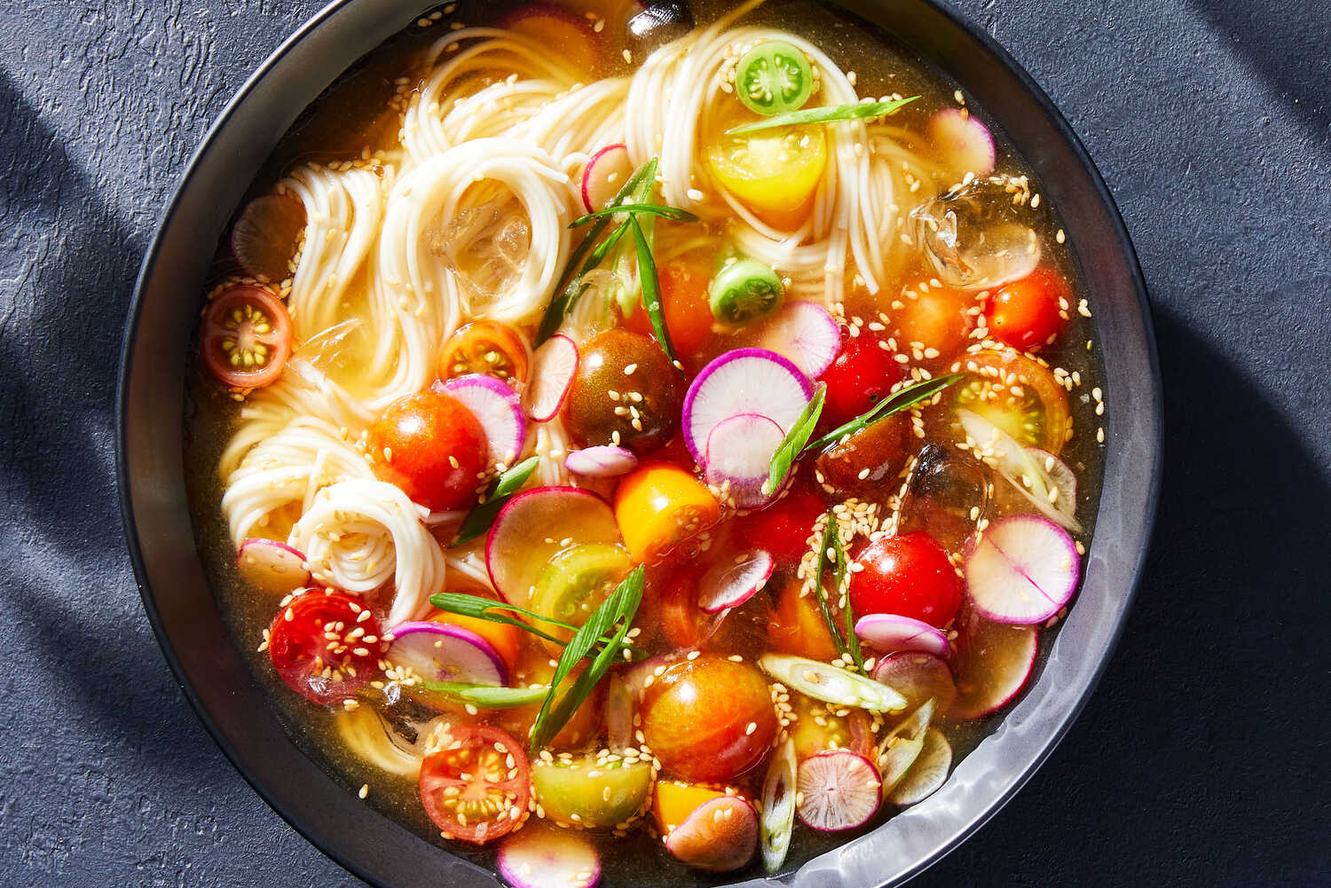 Cold Noodles With Tomatoes Recipe (with Video)
