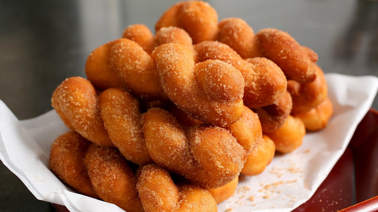 Twisted Korean doughnuts (Kkwabaegi) recipe by Maangchi