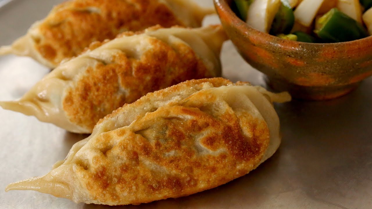 King-size kimchi dumplings (Kimchi-wangmandu) recipe by Maangchi